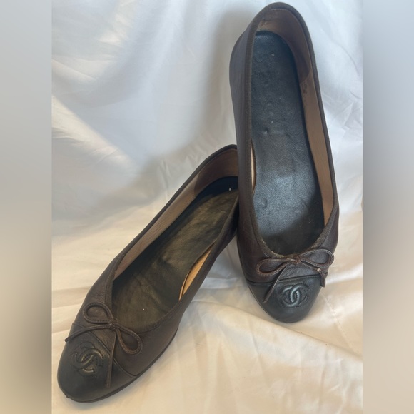 Chanel - Picture 1 of 2